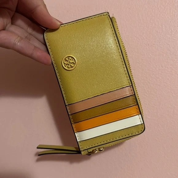 在庫有！Tory Burch★ROBINSON COLOR-BLOCK TOP-ZIP CARD CASE Tory Burch Robinson Colorblock Zip Card Case | Neiman Marcus